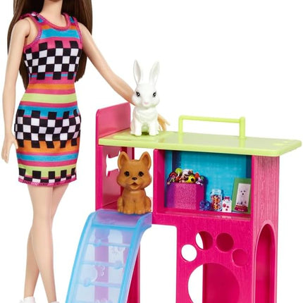 Barbie Fashionistas Doll with Accessories - Distinctive Fashion-Forward Look Celebrating Diversity - HGM62
